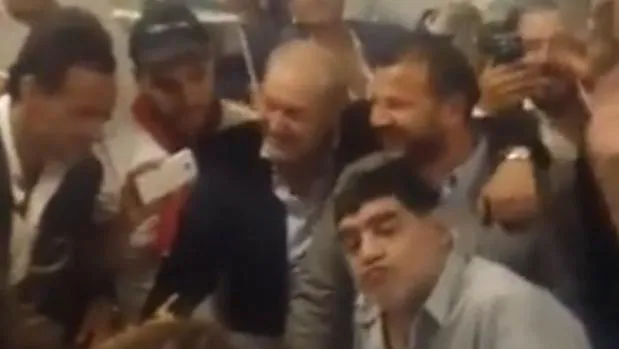 Resultado de imagen para Diego Maradona fiesta homenaje en Nápoles
