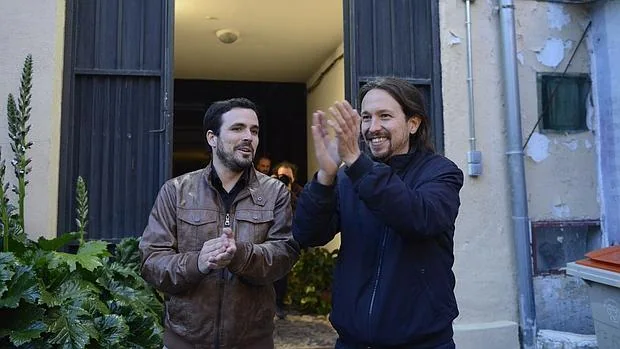 Pablo Iglesias y Alberto Garzón celebran su pacto