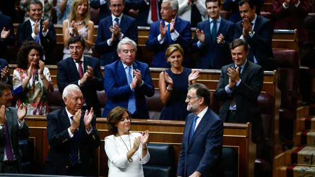 Resultado de imagen de aplausos parlamento español