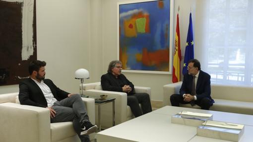 Rajoy, junto a Tardà y Rufián, en la reunión que mantuvieron en julio