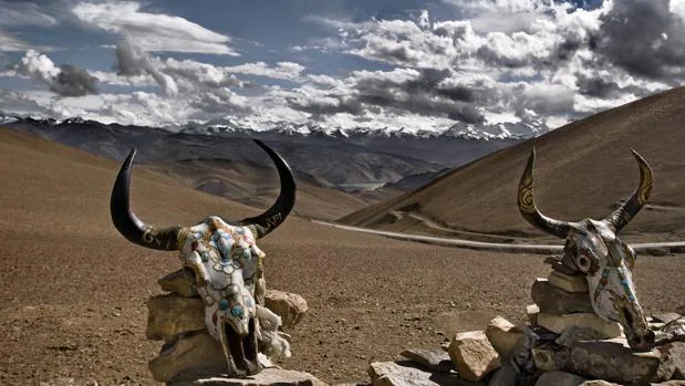 La cordillera del Himalaya vista desde el Paso de Gyalwu La (Tíbet)