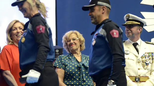 Carmena elimina el himno de España de la fiesta de la Policía Municipal ACTO-POLICIA-kGaH--620x349@abc