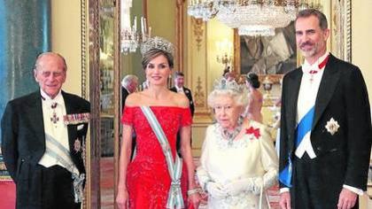 Los Reyes recuerdan al Reino Unido el valor de la España actual