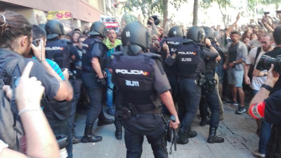 La Policía comienza a acumular material antidisturbios