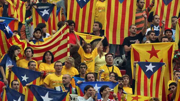 El desafío separatista está desestabilizando emocionalmente a los catalanes, tanto a los defensores como a los detractores, según advierten los expertos