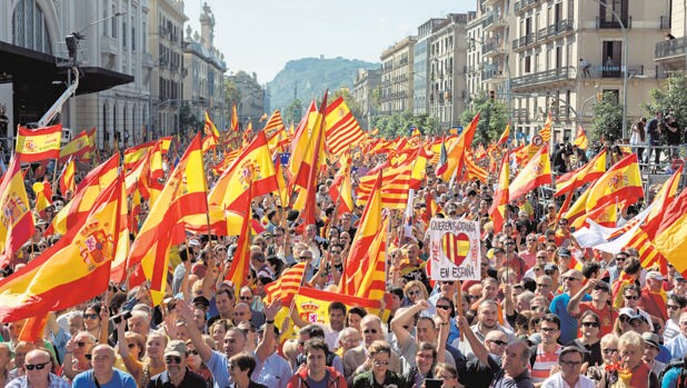Barcelona - Sociedad Civil Catalana convoca otra manifestación para el domingo en Barcelona Mani-0810-kmYH--620x349@abc