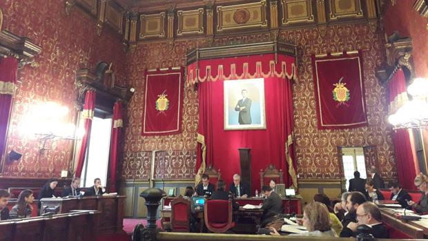 Imagen del pleno en el Ayuntamiento de Tarragona en el que se debatió el cambio de nombre