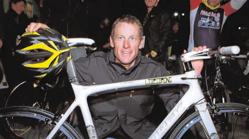 Lance Armstrong, parecía intocable, pero en 2012 el ciclista perdió ocho patrocinadores en un solo día