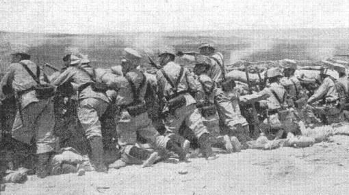 Infantería española haciendo fuego en 1909
