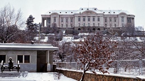 Palacio de Tajbeg fotografiado años después del asalto