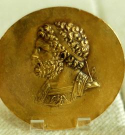 Retrato de Filipo II de Macedonia en una medalla de la victoria