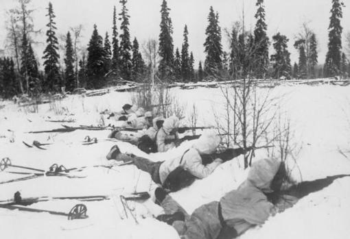 Tropas finlandesas durante los combates. con los rusos