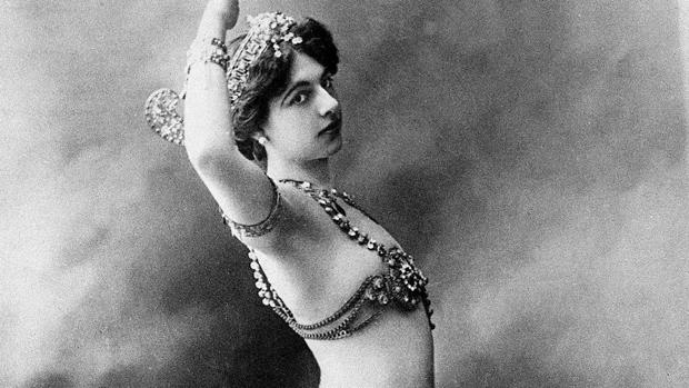 Mata-Hari bailando