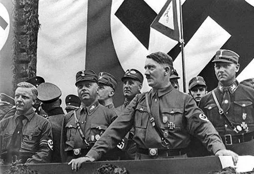 Adolf Hitler, tras alcanzar el poder en 1933