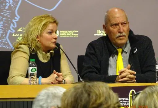 Andreu Martín, durante la entrevista con Angelique Pfitzner