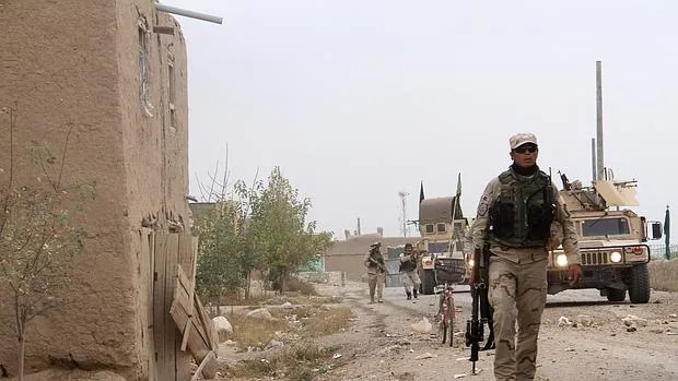 Las fuerzas de seguridad afganas intensifican el patrullaje en Ghazni tras un ataque de los talibanes