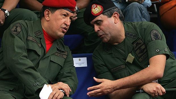 Chávez y Baduel (dcha.) en una imagen del año 2006