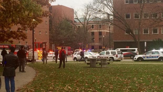 El campus de la Universidad de Ohio en Columbus tomado por la Policía tras el aviso