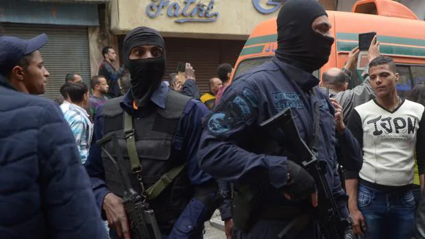 Al Sisi decreta el estado de emergencia y despliega al Ejército tras los atentados contra coptos en Egipto