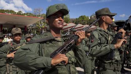 Militares chavistas adiestran a tiradores para matar a manifestantes