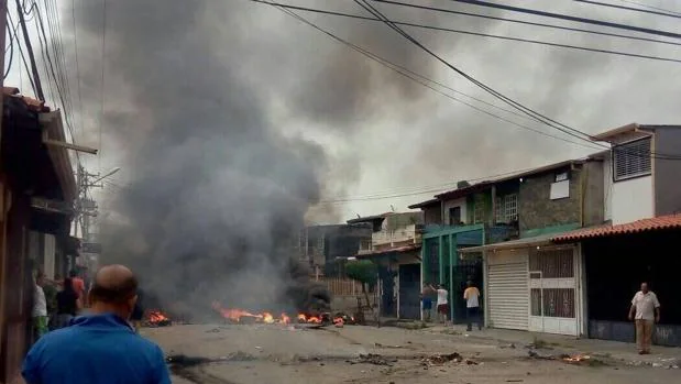 Resultado de imagen para Incendian la casa de Hugo Chávez en Venezuela Video