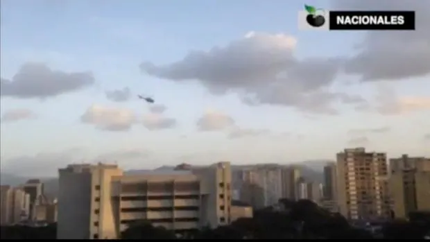Imagen del helicóptero sobrevolando el Tribunal Supremo venezolano