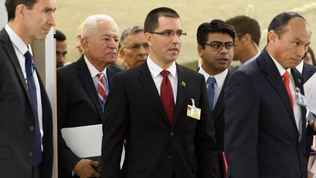 Dastis reclama ante el canciller de Venezuela un diálogo con «concesiones concretas»