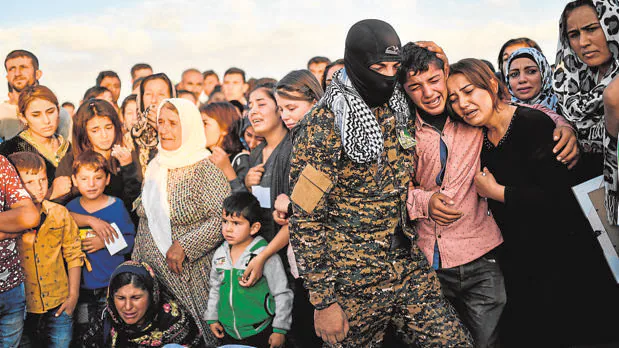 Funeral en Siria por un kurdo muerto en enfrentamientos con Daesh
