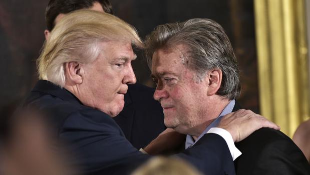 Donald Trump carga contra Steve Bannon después de que este llamara a su hijo «antipatriota»