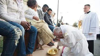 El Papa: «Pobres los que destruyen la fraternidad»