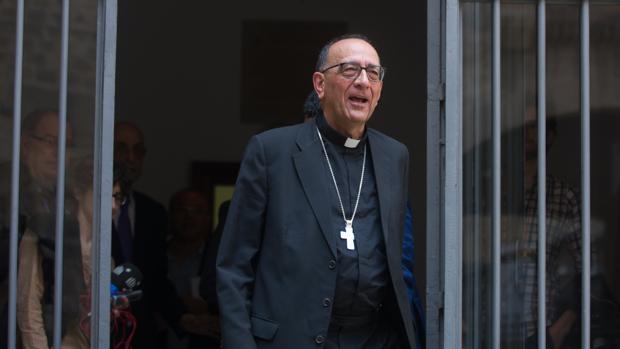 Los obispos españoles, como Juan José Omella, quieren evitar la confrontación