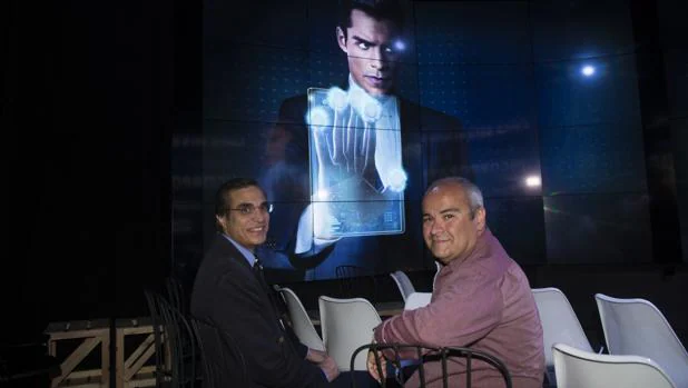Jose Luis Cordeiro y Javier Sirvent en el estreno de «Incorporated»