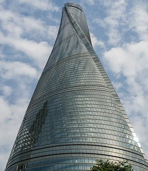 La forma de espiral de la Shanghai Tower