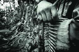 Hallan en Colombia fosas de las FARC con más de un millar de cuerpos