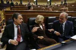 Zapatero justifica la subida de impuestos por la «salud» y el «ahorro de energía»