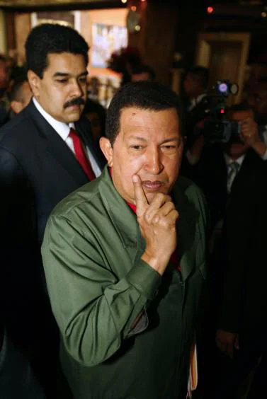 A Chávez se le funden los plomos