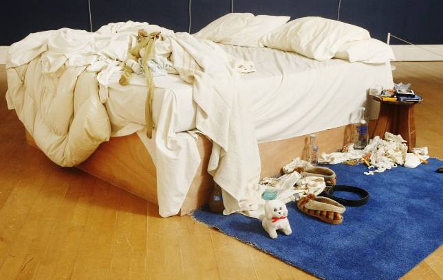 «My Bed», de Tracey Emin, una de las 200 obras que ha donado Saatchi a Gran Bretaña. AFP