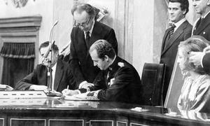 1978: abolida la pena de muerte para los militares en tiempo de paz 