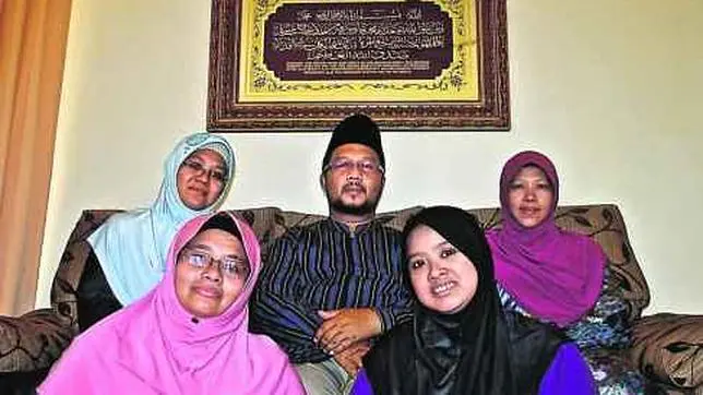 Ikramullah Ashaari y sus cuatro mujeres