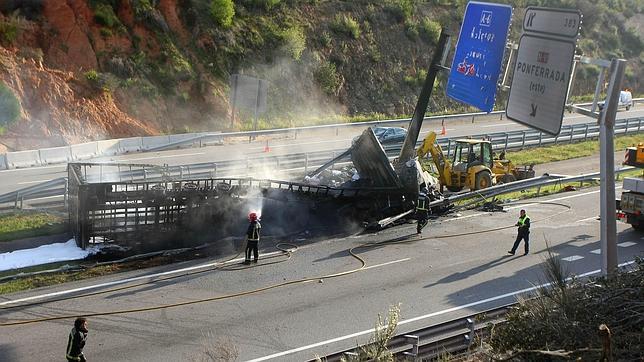 Resultado de imagen de Un camionero santiaguÃ©s fallece en Ponferrada