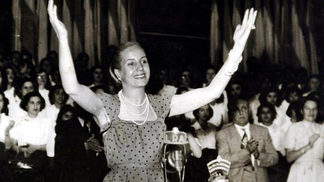 Evita Perón, la líder de los descamisados que solo vestía de Christian Dior