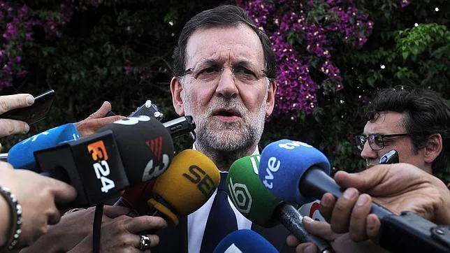 Rajoy se reúne con el presidente de Airbus Militar y familiares de víctimas