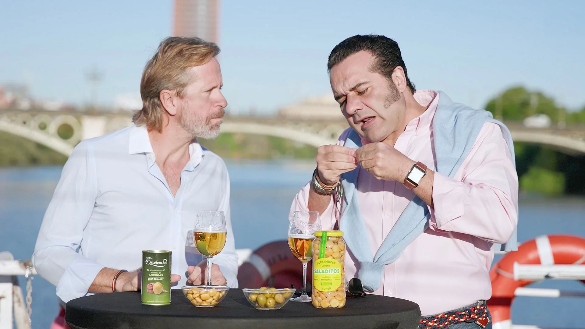 Los Compadres: «¿Altramuces? No perdamos nuestra riqueza lingüística... Chochitos»