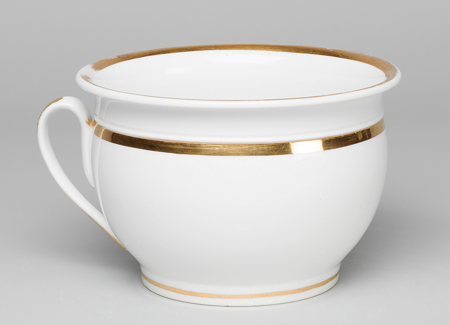 Orinal masculino Real Fábrica de la Moncloa Porcelana, 13,5 x 19,5 x 12,3 cm h. 1820-30