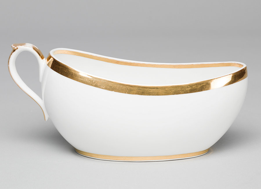 Orinal femenino o bourdalou Real Fábrica de la Moncloa Porcelana, 11,7 x 25,2 x 12 cm h. 1820-30