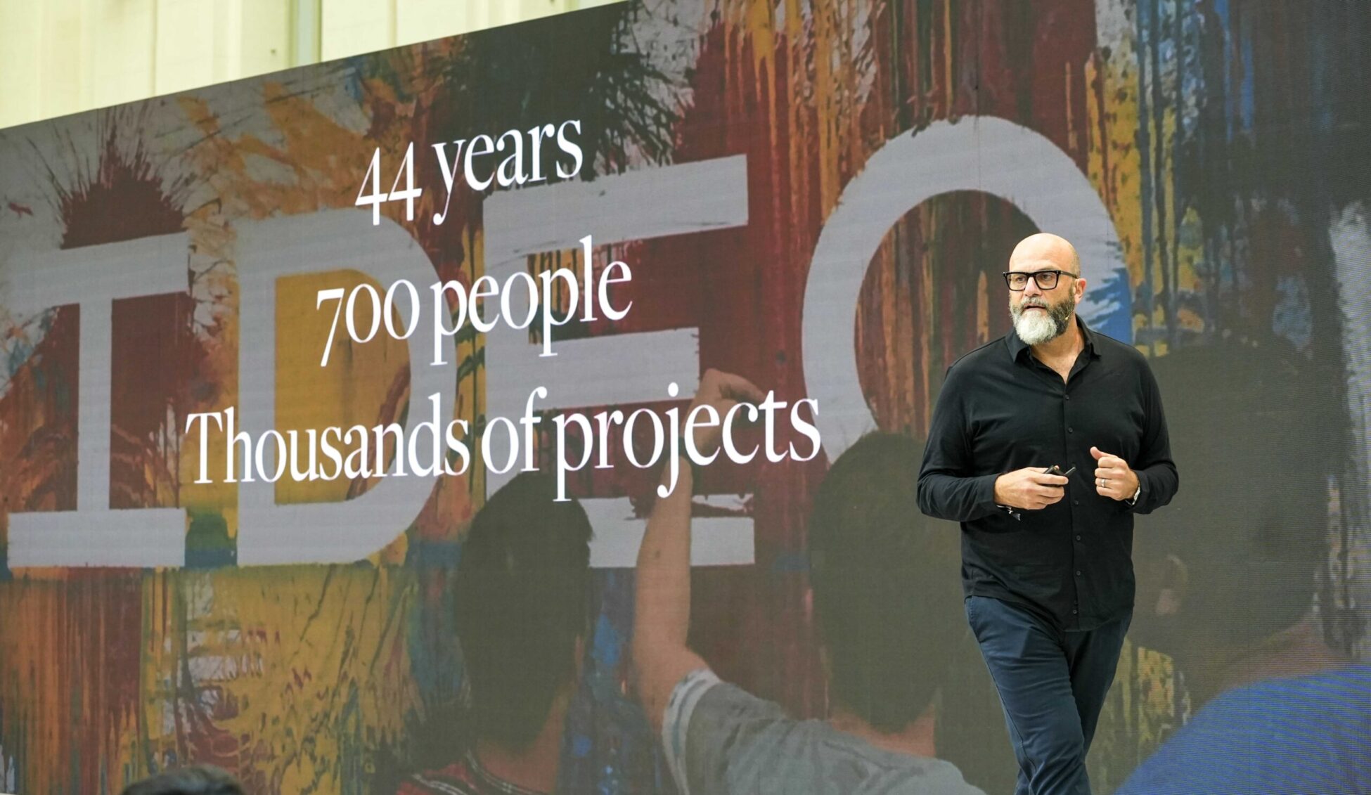 Owen Rogers durante su ponencia