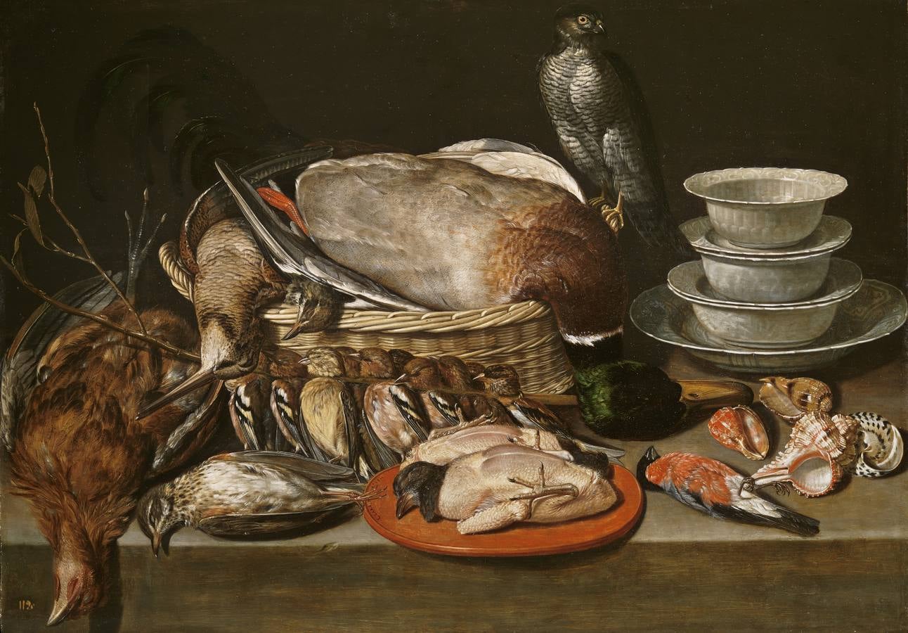 «Bodegón con gavilán, aves, porcelana y conchas» (1611), de Clara Peeters