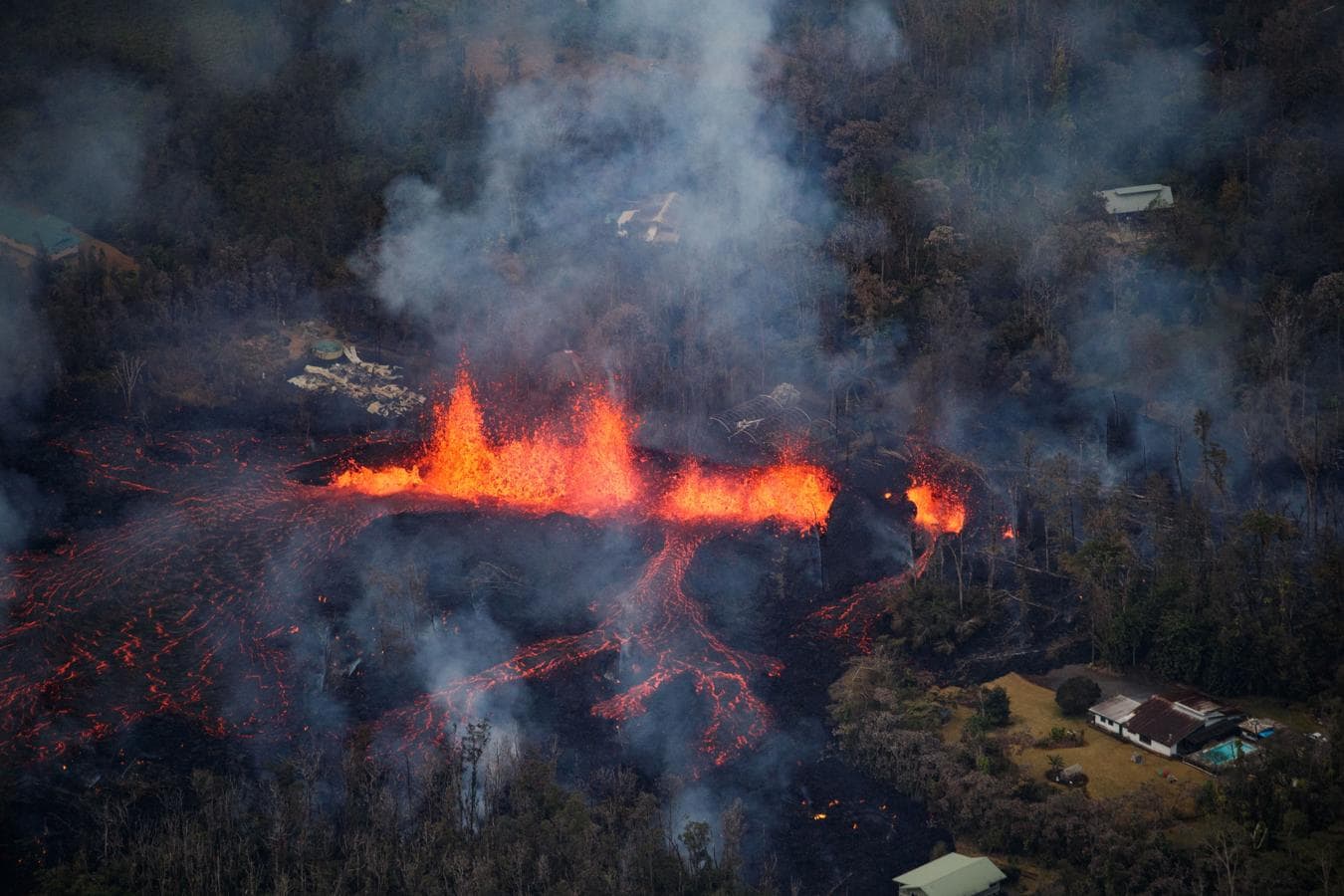Estampa que ha dejado el volcán Kilauea, en Hawái, tras entrar en erupción.