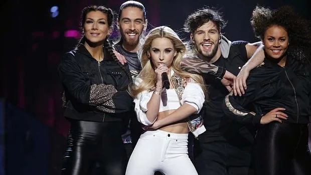 Isa intentó representar a Suecia en Eurovisión 2015 con la canción «Don't stop»