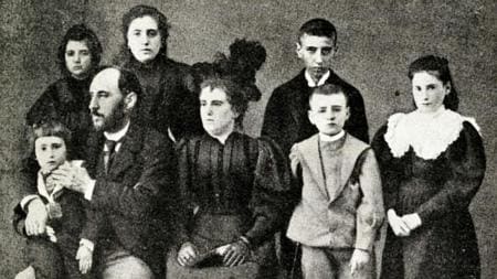 Cajal con su esposa, Silveria Fañanás, y sus hijos